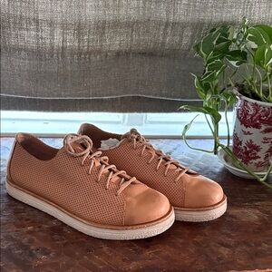Kork-Ease Margaret retro style leather sneaker 👟. So cute!